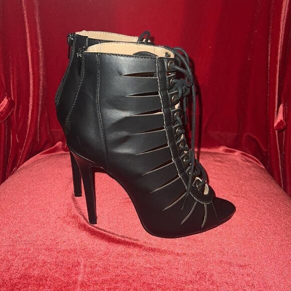 FRH lace up high heels - Picture 2 of 5